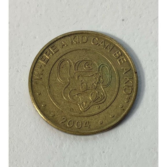 Chuck E Cheese 2004 Game Token with Letter "C" on Hat Pizza Parlor 1" Across - Picture 5 of 6